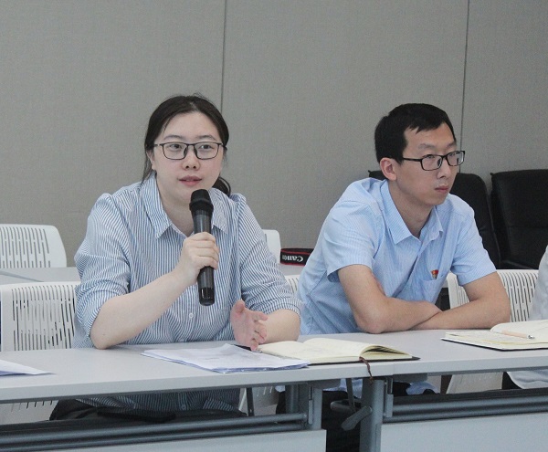 老員工代表張榮發(fā)言 編輯.jpg
